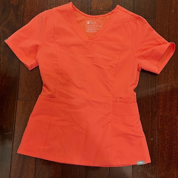 Figs pink  Fitted Short Sleeve Tee - Picture 1 of 6